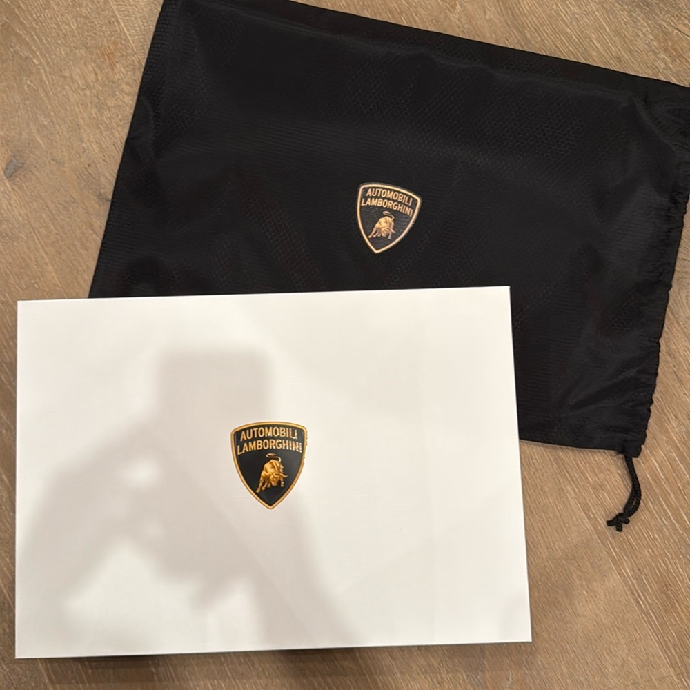 Automóvil Lamborghini , gloves, cleaner, towels - set